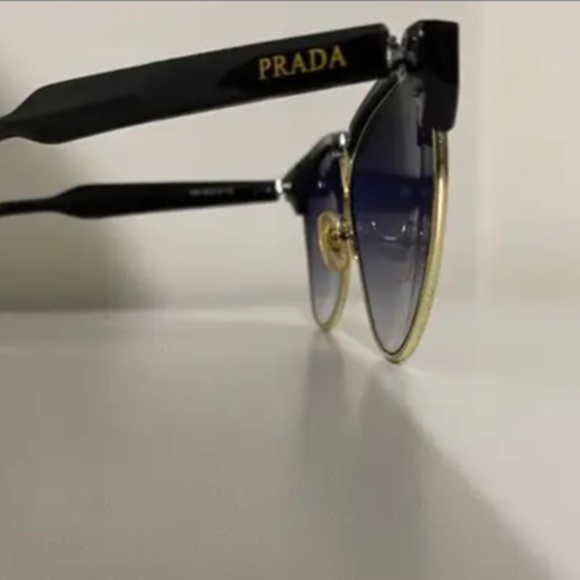 Prada sunglasses - Picture 4 of 12
